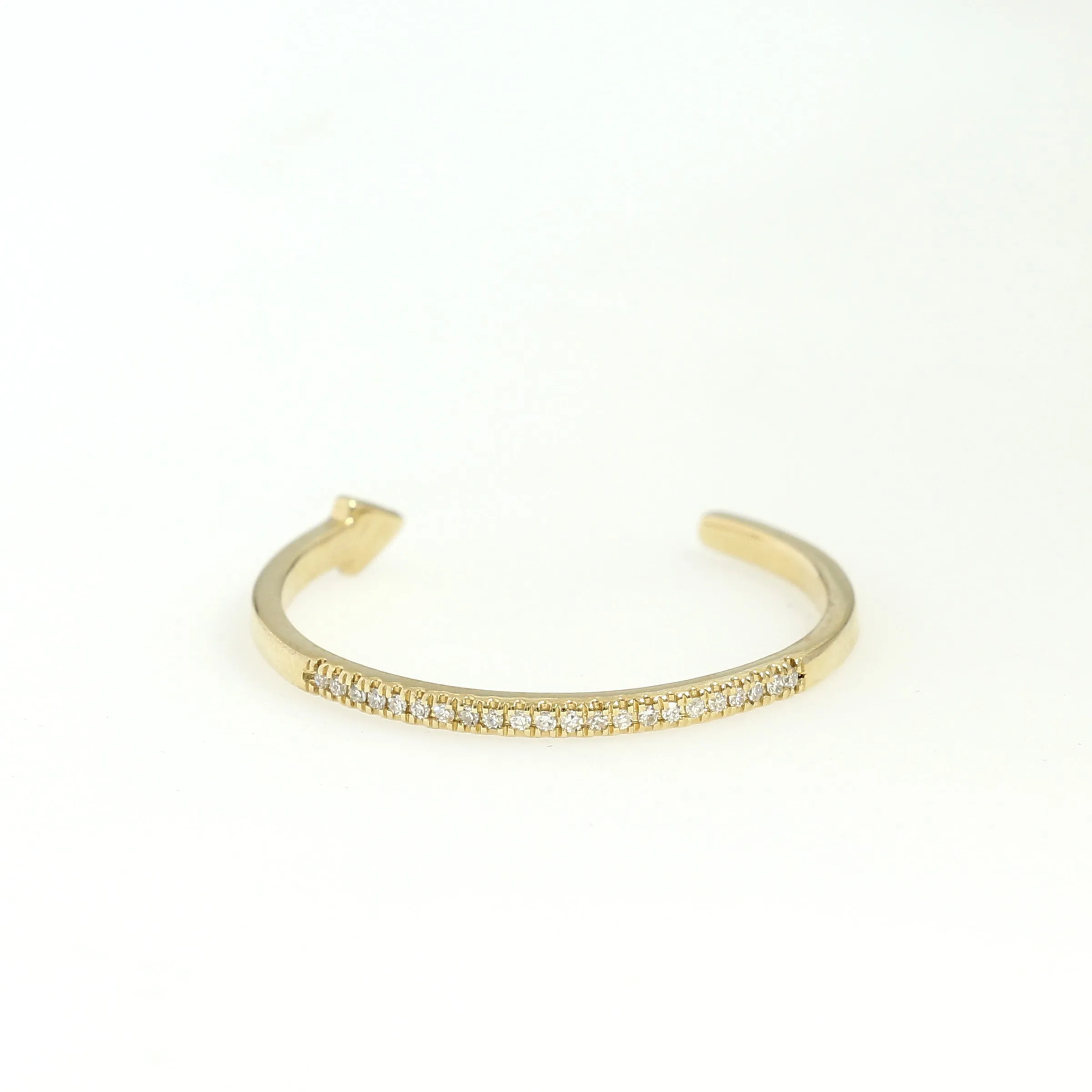 14K Yellow Gold Arrow Band Ring 0.04 Ctw