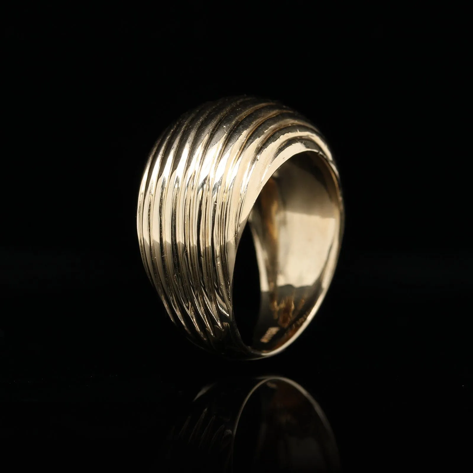 14K Yellow Gold Estate Ribbed Dome Ring