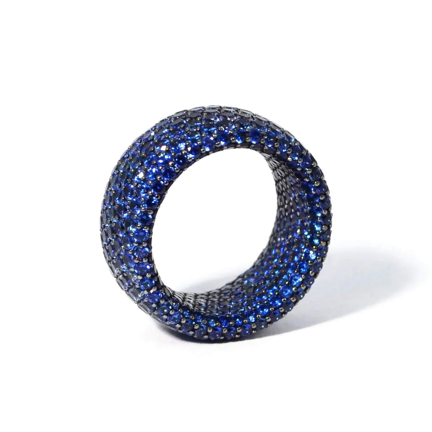 Eclat Jewels - Inside & Out - Blue Sapphire Band Ring, 18k Blackened Gold