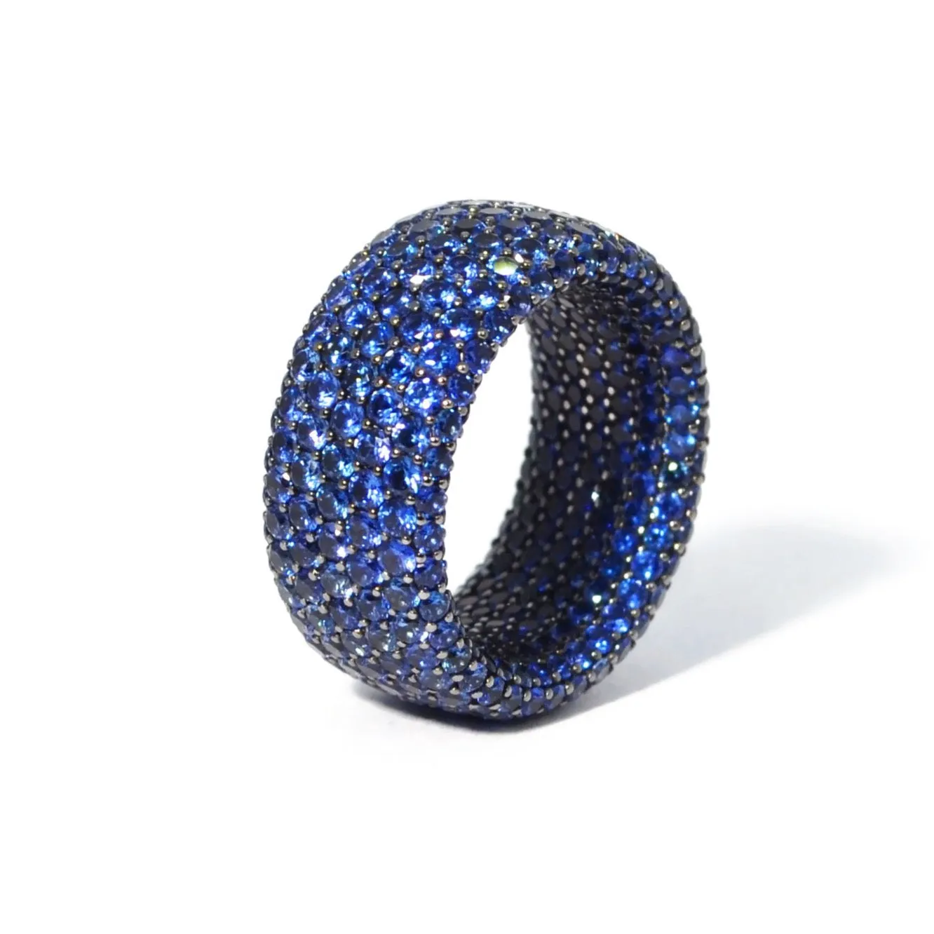 Eclat Jewels - Inside & Out - Blue Sapphire Band Ring, 18k Blackened Gold