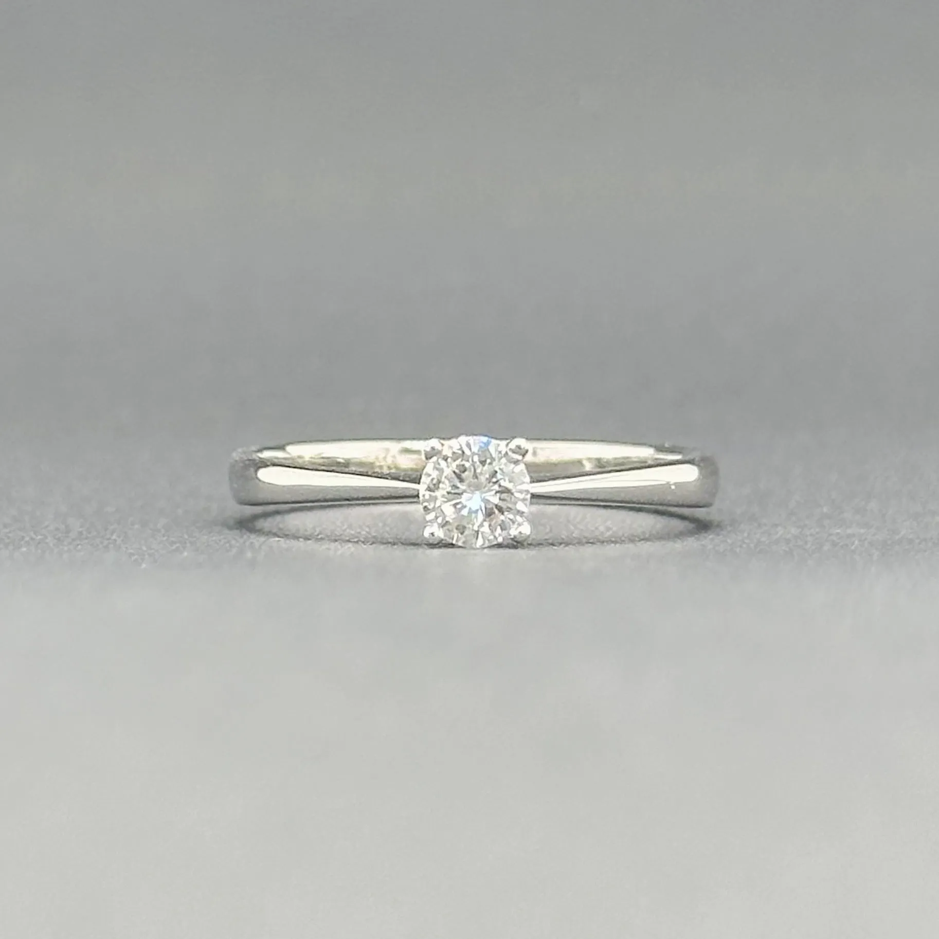 Estate 18K W Gold 0.23ct H-I/VS1 Diamond Engagement Ring