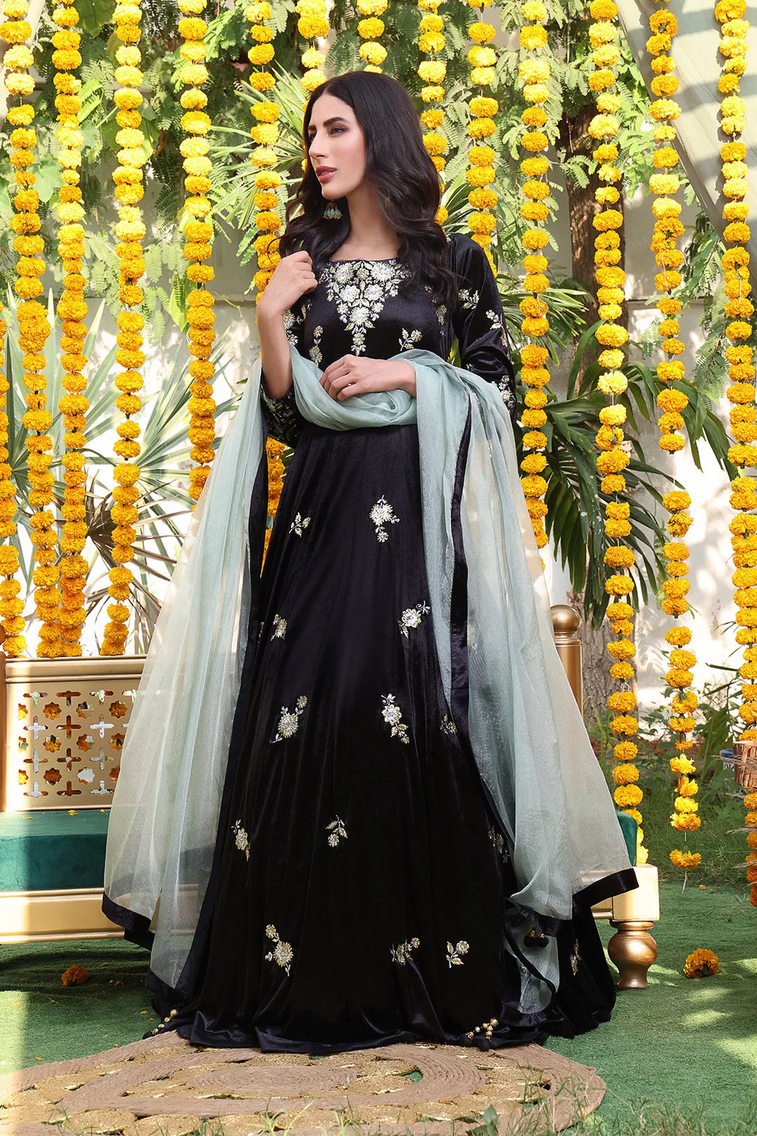 Floral Lorex Embroidered Velvet Long Maxi | ZEENAT | M202218