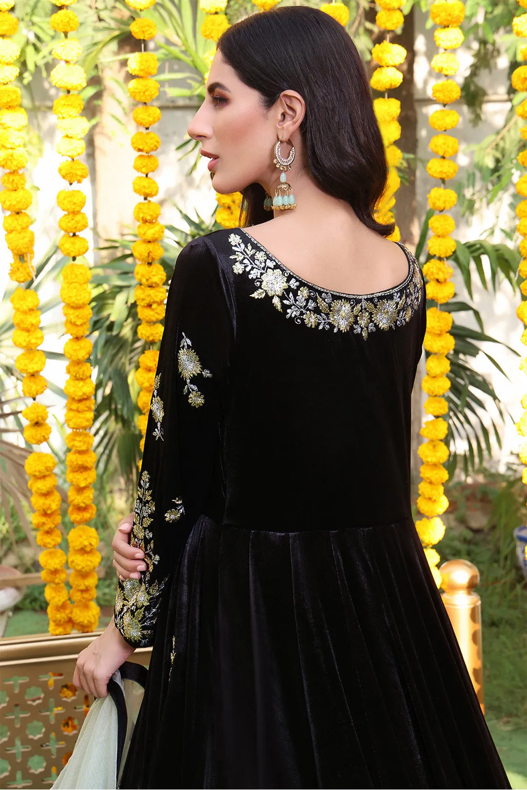 Floral Lorex Embroidered Velvet Long Maxi | ZEENAT | M202218