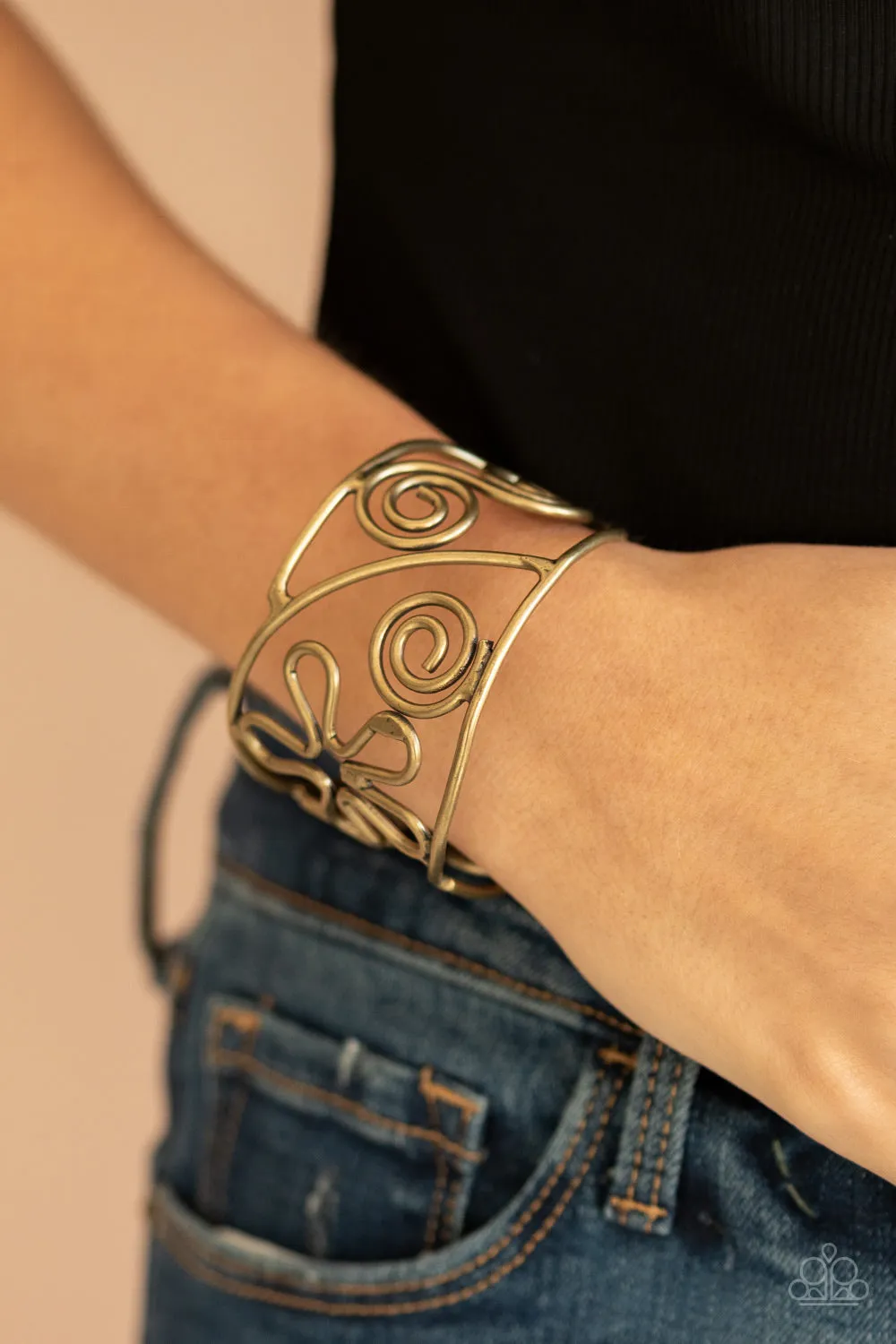 Paparazzi Groovy Sensations - Brass Bracelet